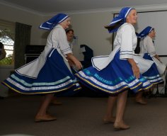 Robyn Bell, Jenny Lester